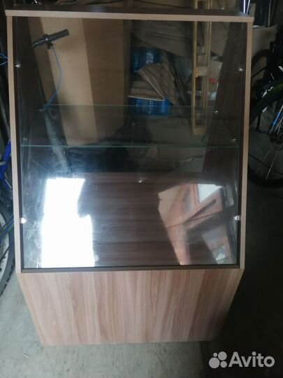 Шкаф витрина