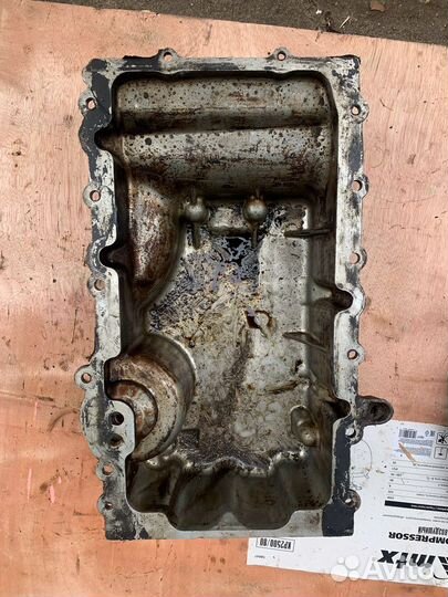 Картер двигателя chrysler sebring 2.7 2000г