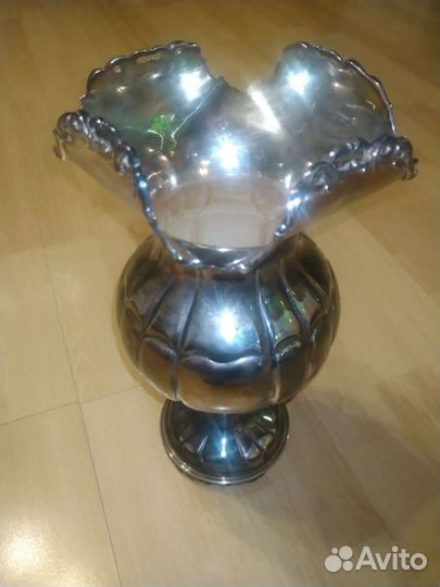 Ваза и рыба