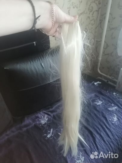 Волосы на заколках блонд