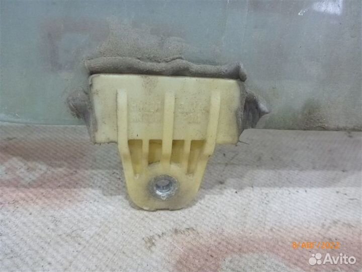 Стекло двери переднее левое Nissan Teana J31