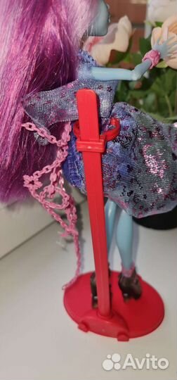 Красные подставки для кукол монстер хай, барби