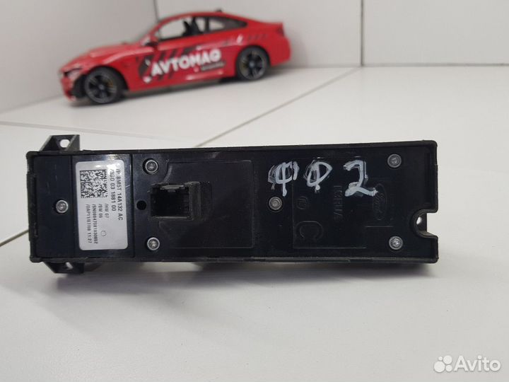 Блок кнопок стеклоподъемников (Ford Focus)