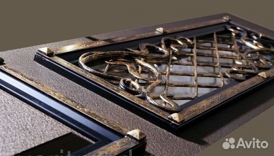 Двери с ковкой