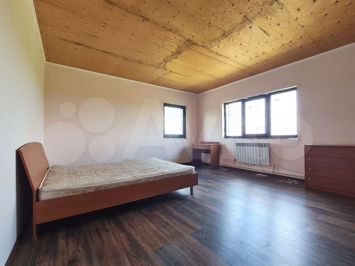 Дом 200 м² на участке 16 сот.