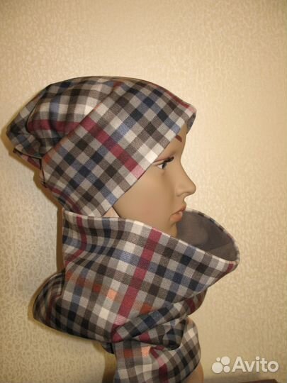 Продаю новый комплект шапка + снуд