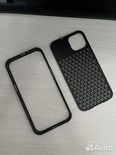 Чехол на iPhone 13 (металлический, черный)