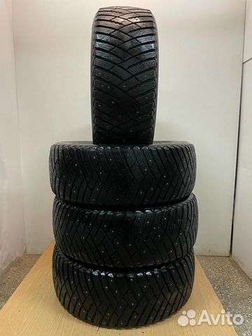 Goodyear Ultragrip Ice Arctic 215/55 R17 94T
