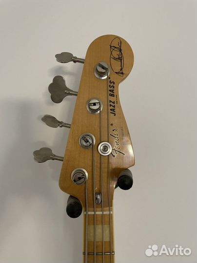 Бас гитара fender