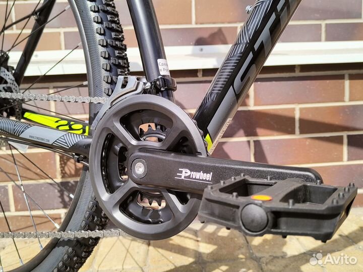 Велосипед Stinger Graphite Pro 29x20