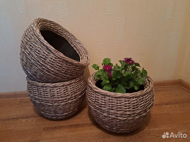 Сплету кашпо из полиротанга