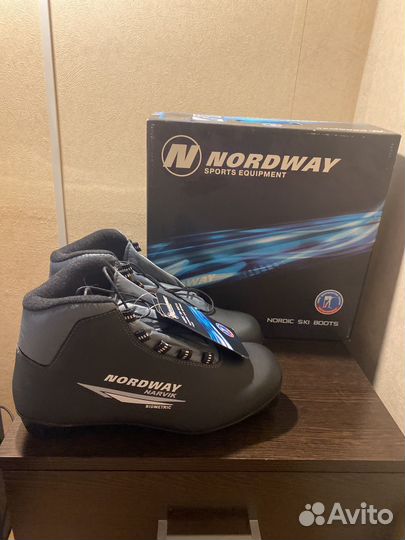 Лыжные ботинки 