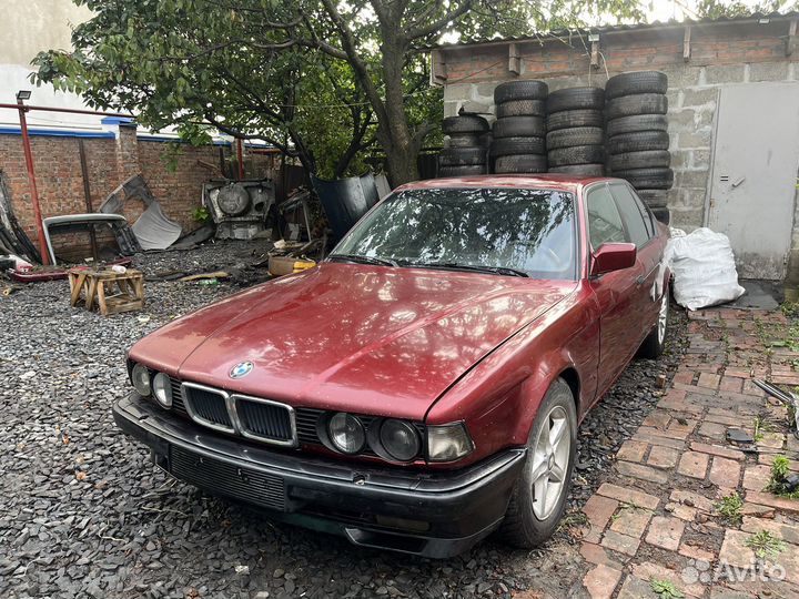 В разборе BMW 740i/750iL E32