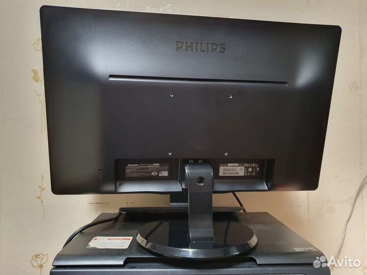 Монитор 22 дюйма.Philips 226v4lab,звук