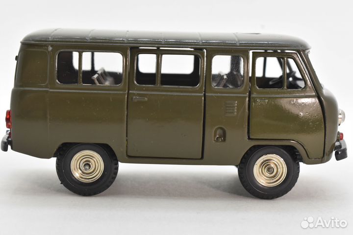 УАЗ 452 А41 модель 1:43 СССР