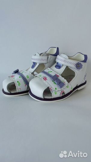 Сандалии босоножки закрытые на липучке