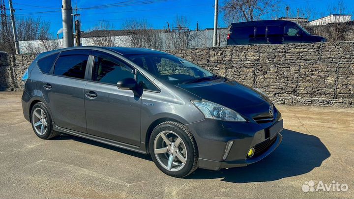 Toyota Prius Alpha 1.8 CVT, 2012, 170 000 км