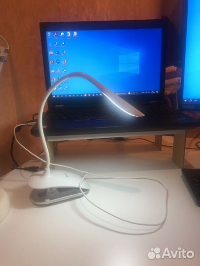 Светильник настольный светодиодный