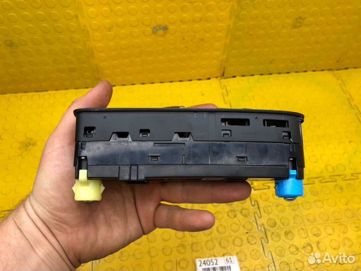 Блок управления стеклоподъемниками Infiniti Qx50