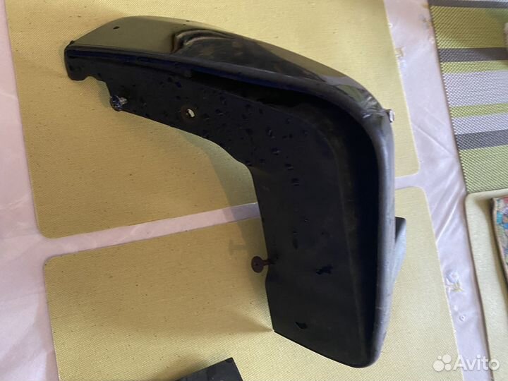 Передние брызговики Subaru Impresa