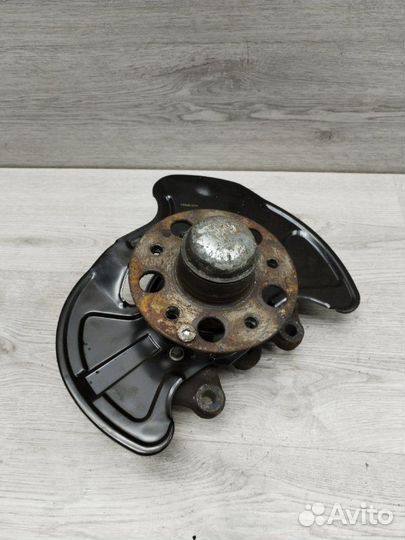 Поворотный кулак Mercedes C-Class Coupe W203 M271