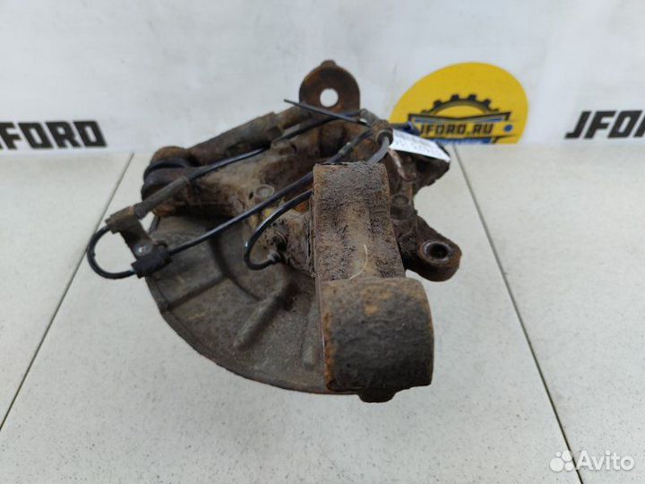 Кулак поворотный передний правый Suzuki Grand