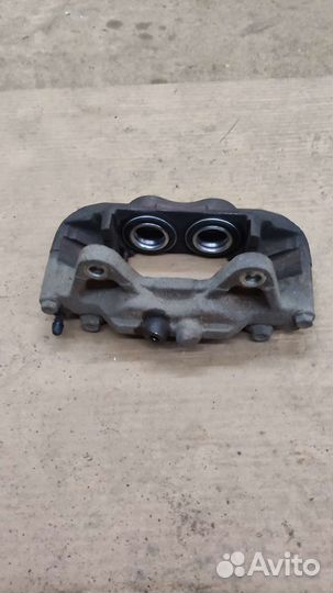 Суппорт передний Тойота Ленд Крузер Прадо 120/150