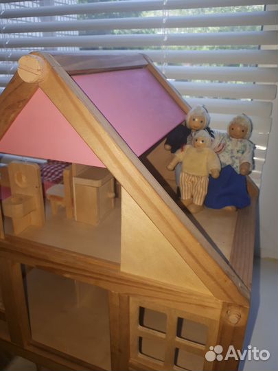 Детский домик из дерева