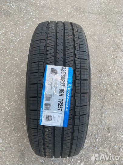 Triangle TR257 225/60 R17