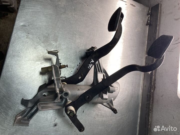 Блок педалей Ауди 80 b3