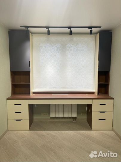 Рабочая зона у окна