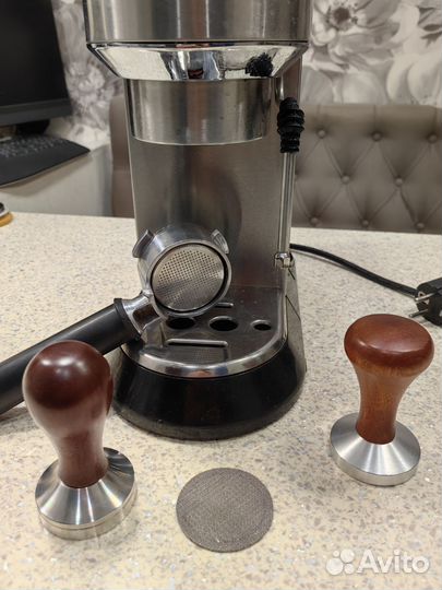 Кофеварка рожковая delonghi ec 680