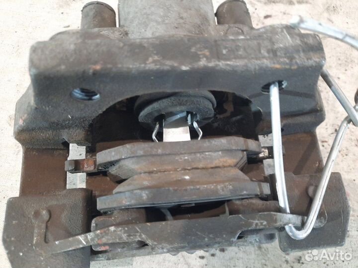 Суппорт тормозной задний левый Bmw 520 E60 M54B22