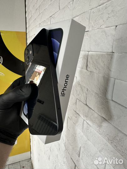iPhone 12, 64 ГБ