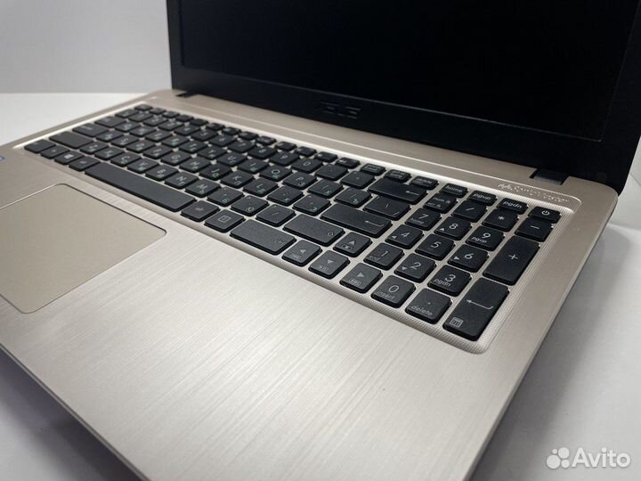 Asus F540UB FHD/Intel Core i3-7020U/Nvidia GeForce