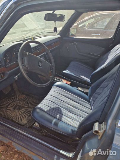 Салон w116 Mercedes. Оригинал. Хорошее состояние