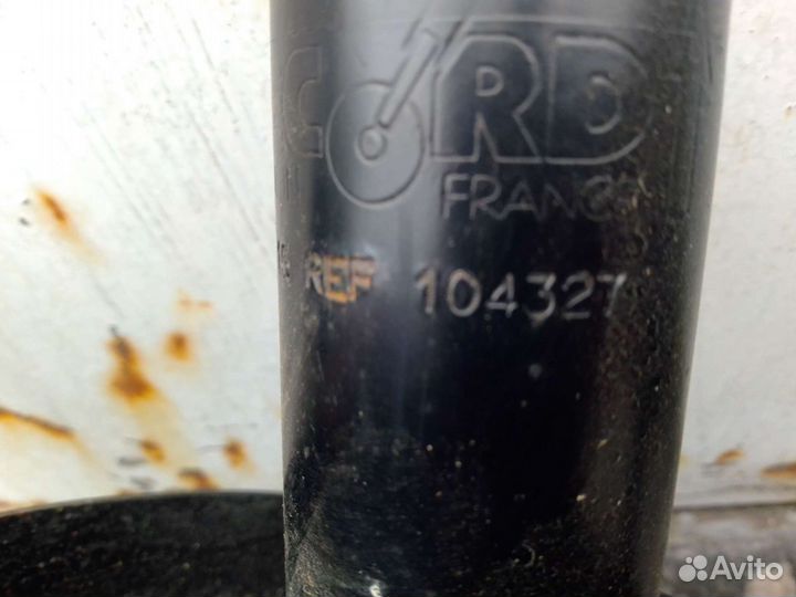 Амортизатор стойка