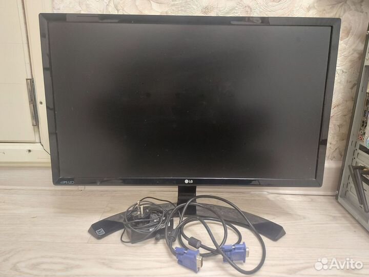 Монитор LG 22