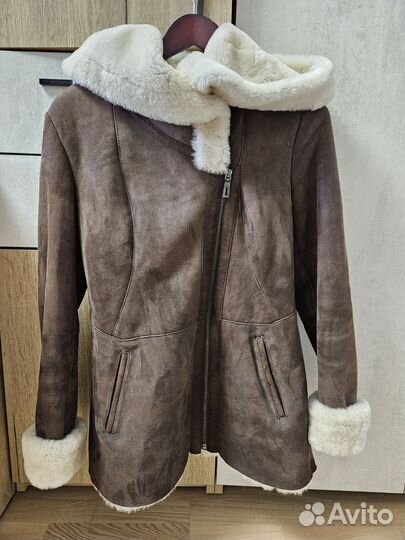 Дубленка натуральная женская с капюшоном