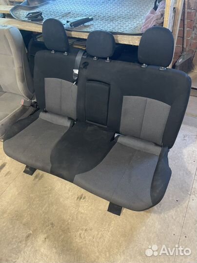 Сиденье заднее Mitsubishi L 200 2021г