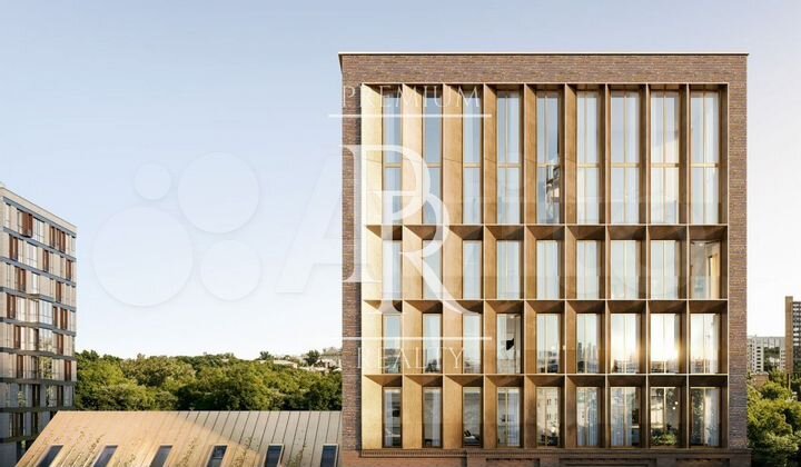 3-к. квартира, 123,3 м², 4/8 эт.