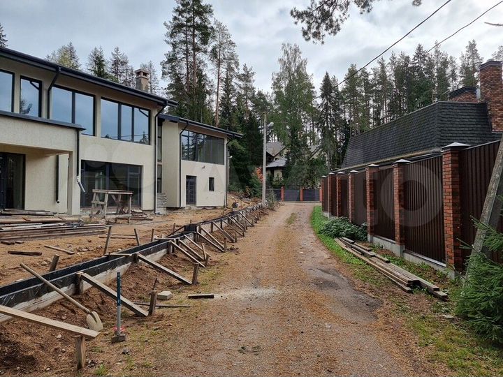 Коттедж 460 м² на участке 10 сот.