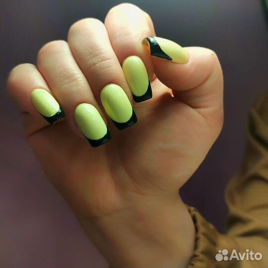 Маникюр и педикюр