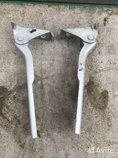 Петля капота крепление VW Golf 4 1.4i 2001г