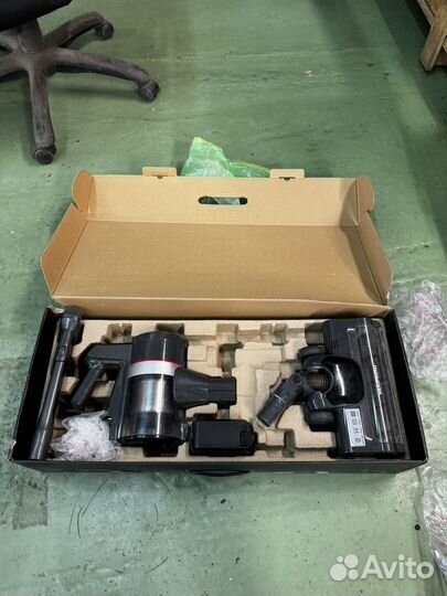 Робот пылесос redmond RV-UR362