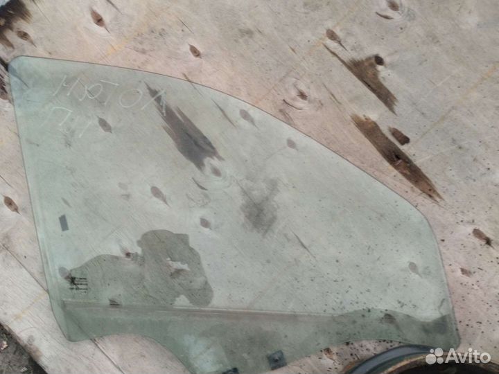 Стекло передней правой двери рено логан