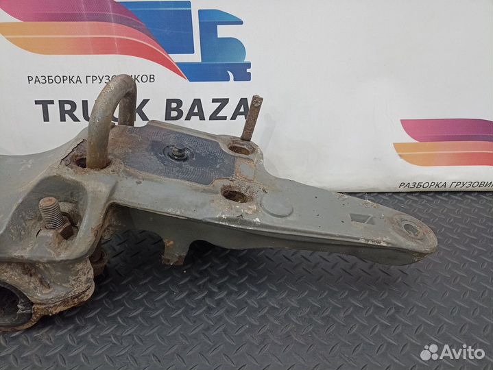 20704075 Кронштейн пневморессоры левый