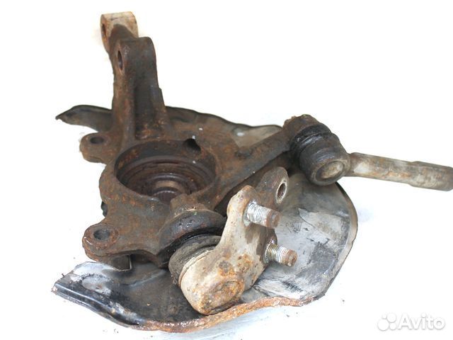 Кулак поворотный правый Toyota Avensis