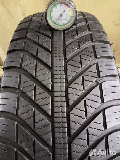 Goodyear Vector 4Seasons 215/70 R16