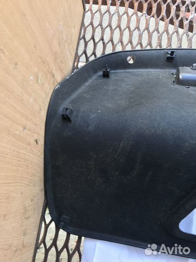 Обшивка багажника audi a8d3